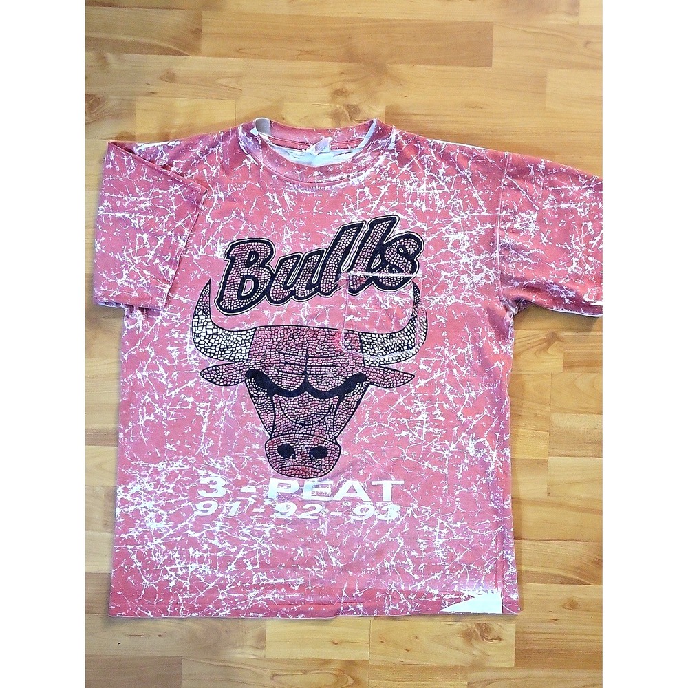 Vintage Chicago Bulls NBA RARE Marble Wash AOP 3-Peat Dynasty Red T-Shirt, XL